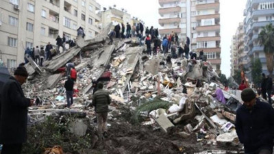 Depremde onlarca kişiye mezar olan Şansel Sitesi'nin müteahhidi tutuklandı!