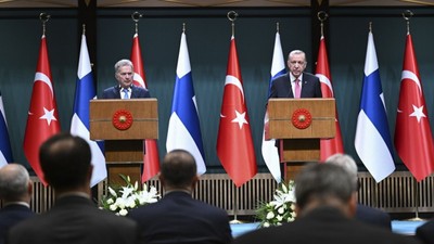 Finlandiya'nın NATO'ya katılım protokolü onaylandı dünya basını ülkemizi yazdı: Cumhurbaşkanı Erdoğan verdiği sözü tuttu, İsveç hala bekliyor