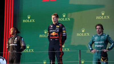 Avustralya'da olaylı yarışı Max Verstappen kazandı