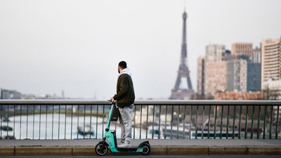 Ölümcül kazaların ardından karar verildi! Paris'te elektrikli scooter'lar yasaklandı