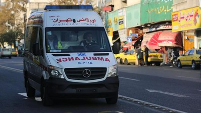 İran’ın Tebriz kentinde bulunan bir okulda 15 yaşlarındaki 20 kız öğrenci daha zehirlendi!