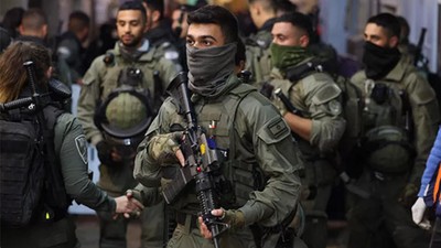 İsrail'den skandal yasak! Filistinli erkeklerin Mescid-i Aksa'ya girişi yasaklandı