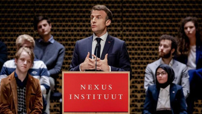 Fransa Cumhurbaşkanı Emmanuel Macron'un Nexus Enstitüsü’nde yaptığı konuşma sırasında sözü kesildi