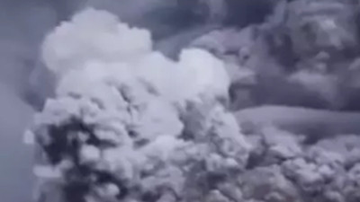 Rusya'da yanardağ faaliyete geçti: Çevre köylere kül yağdı