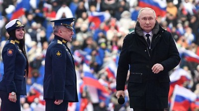 Boynundaki iz dedikoduları tekrar alevlendirdi: Putin kanser mi oldu?