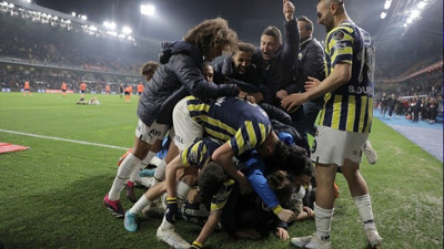 Spor Toto Süper Lig'in 30. haftasında Medipol Başakşehir ile mücadele eden Fenerbahçe 2-1 kazandı