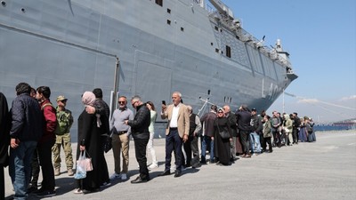 Yerli ve milli üretim TCG Anadolu'ya vatandaşların ziyareti devam ediyor!