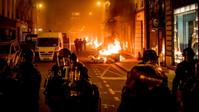 Fransa'da emeklilik reformu milyonları sokağa dökse de yeterli olmadı: 1 Eylül'den itibaren yürürlükte olacak