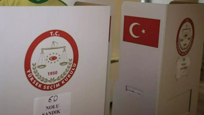 1 milyondan fazla seçmenin bulunduğu Almanya'da hükümet bazı bölgelerde ek sandık kurulmasına izin vermedi