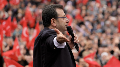 Cem Toker'den İmamoğlu'nun şehir şehir dolaşmasına tepki: Siz kampanya gezilerindeyken, hizmetleriniz aksamaya başladı