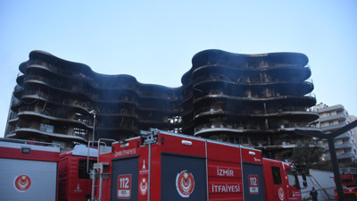 İzmir'de lüks sitedeki yangının büyüklüğü gün ağarınca ortaya çıktı VİDEO