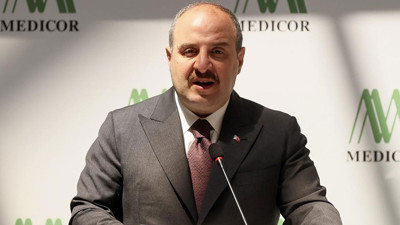 Sanayi ve Teknoloji Bakanı Mustafa Varank: Türkiye'yi katma değerli üretimle büyütmenin derdindeyiz
