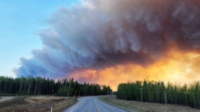 Kanada Alberta'daki orman yangınları nedeniyle OHAL ilan edildi