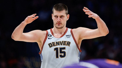 Jokic triple double yaptı Denver Nuggets Phoenix Suns'ı devirdi