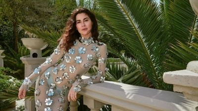 Nesrin Cavadzade tatil sezonunu açtı, peş peşe mayolu pozlarını paylaştı