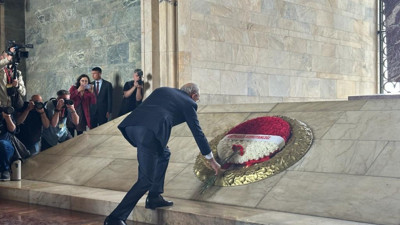 CHP Genel Başkanı ve Millet İttifakı'nın Cumhurbaşkanı Adayı Kemal Kılıçdaroğlu seçime saatler kala Anıtkabir'i ziyaret etti