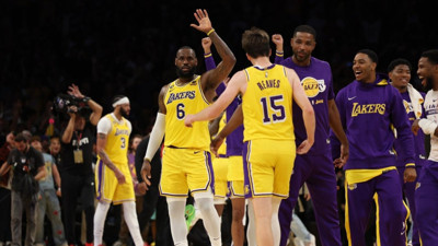 Los Angeles Lakers ile Miami Heat konferans finallerine çıktı