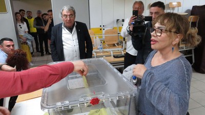 Sezen Aksu oyunu kullandı, hayranları anneler gününü kutladı