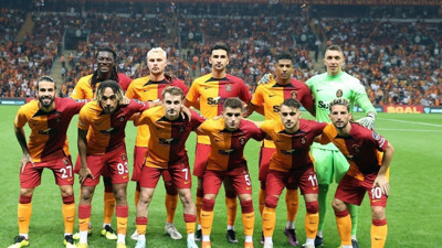 Galatasaray 2 yıldızıyla sözleşme uzatıyor! İç transferde atağı...