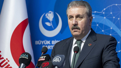 Yeni dönemde meclise giremeyen BBP Genel Başkanı Mustafa Destici, milletvekilliği maaşını iade etmek için dilekçe verdi