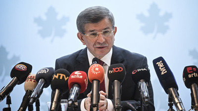 Ahmet Davutoğlu'ndan Ümit Özdağ'ın İçişleri Bakanlığı iddialarına yanıt: Böyle bir pazarlığa Kılıçdaroğlu girmez, bizler zaten bunu kabul etmeyiz