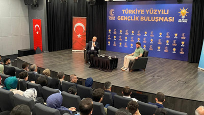 Numan Kurtulmuş: Siyasette gençlerin önünü açan bir iktidarız