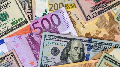 28 Mayıs Pazar günü gerçekleştirilecek olan ikinci tur seçimler öncesi döviz piyasaları hareketlendi! Dolar'da rekor artış görüldü