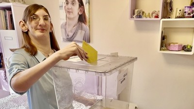 "Dünyanın en uzun boylu kadını" oyunu kullandı