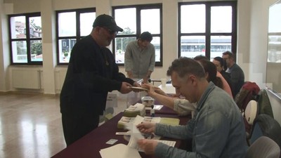Ünlü komedyen Cem Yılmaz oy kullandı! Komedyenin esprisi herkesi güldürdü