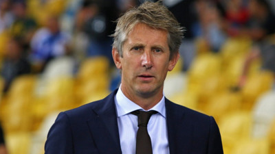 Edwin van der Sar Ajax'taki görevini bırakıyor