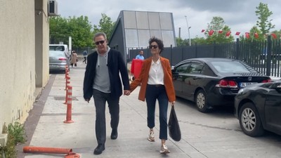 Mehmet Aslantuğ'dan Arzum Onan ile boşanma davasına el ele gelmeleri sonrası eleştirilere yanıt