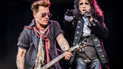 Johnny Deep, İstanbul'da düzenlenecek olan konserinin gelirlerini depremzedelere bağışlayacak