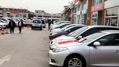Döviz kurlarındaki yükseliş otomobil fiyatlarını da etkiledi! İkinci el otomobillerde Haziran ayı sonuna kadar bir zam daha bekleniyor