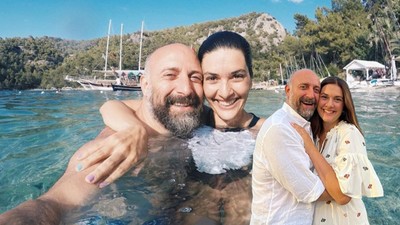 Bergüzar Korel ve Halit Ergeç'in oğluna bir bakın! 40 yaşındaki Korel'in son paylaşımı gündem oldu! Korel ve Ergeç'in ilk göz ağrısı kocaman oldu