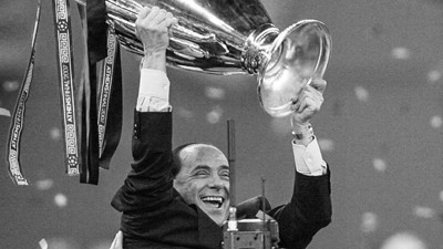 Milan'ın efsane başkanı Silvio Berlusconi hayatını kaybetti