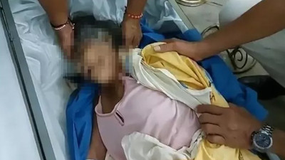 Gören şaştı kaldı! Cenazede korku filmini aratmayan anlar: Tabutun içinden canlanıp...