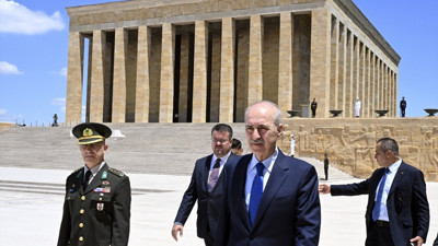 TBMM Başkanı Numan Kurtulmuş ve Başkanlık Divanı Üyeleri Anıtkabir'i ziyaret etti