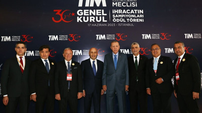 Son dakika... Cumhurbaşkanı Erdoğan: Enflasyonu tek haneye düşüreceğiz, ihracatı artıracağız