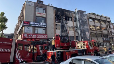 İstanbul Güngören'de ayakkabı imalathanesinde yangın! Büyük çapta hasar oluştu