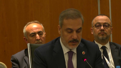 Dışişleri Bakanı Fidan Ukrayna İyileştirme Konferansı'nda konuştu: Kırım dahil Ukrayna'nın bağımsızlığını, egemenliğini, toprak bütünlüğünü sağlamaya kararlıyız