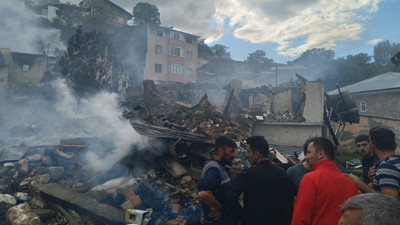 Erzurum'da korkutan yangın: 20 ev kullanılamaz hale geldi