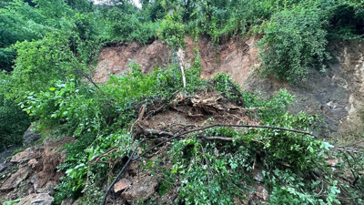 Ordu'da 3 ilçeyi bağlayan yol, heyelan nedeniyle ulaşıma kapandı