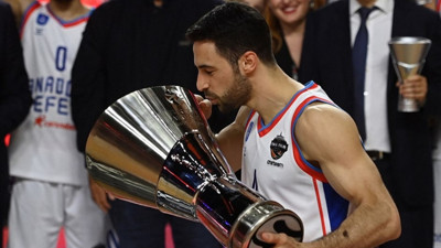 Anadolu Efes'te Doğuş Balbay ile yollar ayrıldı