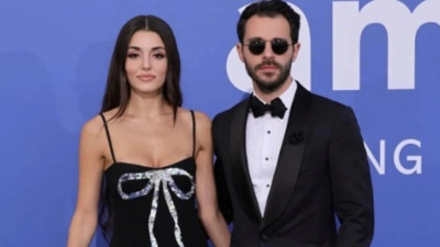 Hande Erçel ile bir süredir aşk yaşayan Hakan Sabancı resmen aileye girdi! Mutluluk pozlarını Gamze Erçel paylaştı