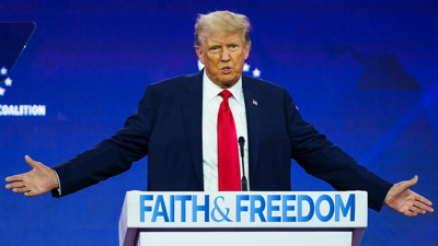 Donald Trump, Komünist ve Marksist grupların ABD'ye giremeyeceğini açıkladı