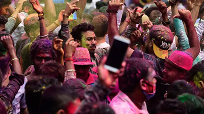 Festival faciayla bitti! Hindistan'da çok sayıda ölü ve yaralı var