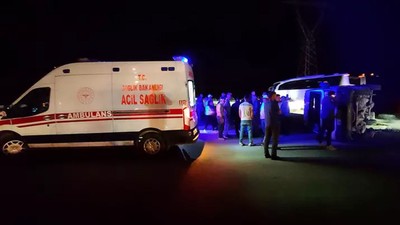 Amasya'da trafik kazası! Otomobil ve minibüs çarpıştı: 17 yaralı