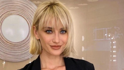 Denize üstsüz giren ünlü model Didem Soydan o anları sosyal medya hesabından paylaştı