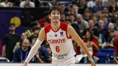 Cedi Osman üç takımlı takasta San Antonio Spurs'e gitti