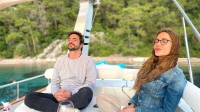 Ahmet Kural avukat sevgilisiyle evleniyor!